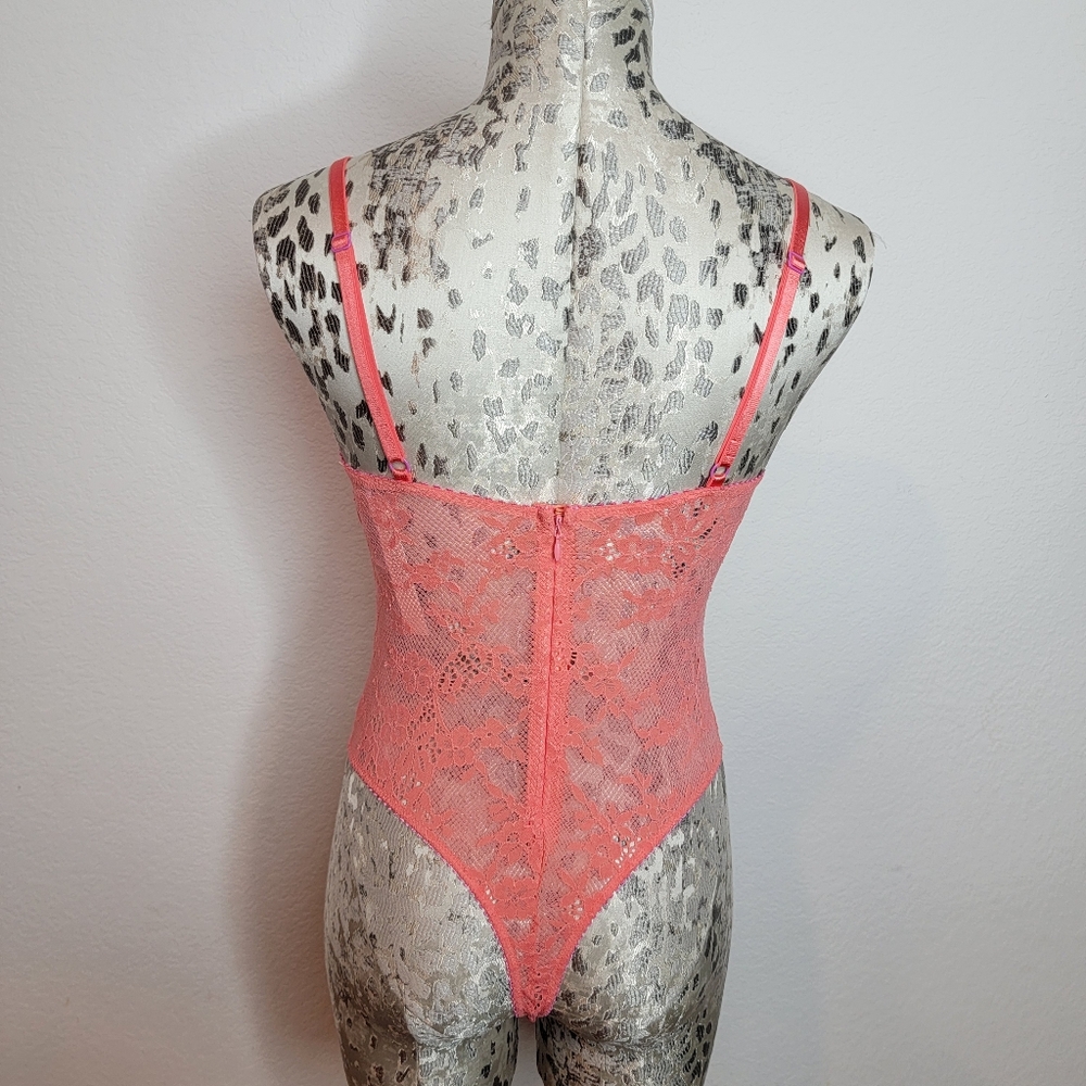 Victoria's Secret Tease Lace Demi Bodysuit. - Picture 5 of 16
